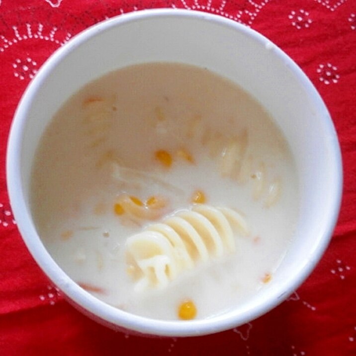 マカロニとコーンの豆乳スープ